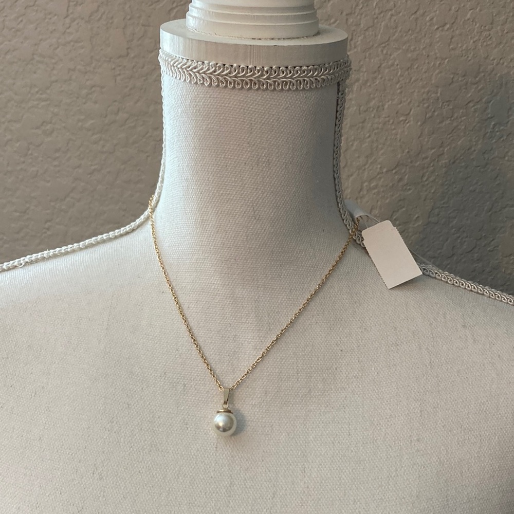 Loft outlet single Pearl drop necklace! NWT